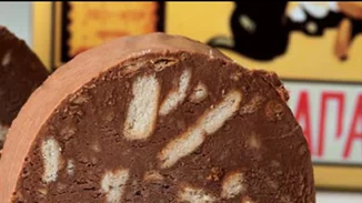 Σοκολατένιο μωσαϊκό γλυκό σεμιφρέντο με μπισκότα πτι-μπερ από τον Στέλιο Παρλιάρο