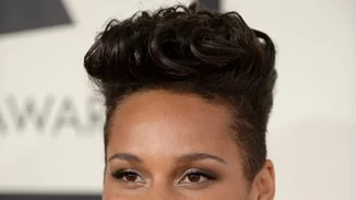 Ακόμα να πιστέψουμε το χρώμα που έκανε η Alicia Keys στα μαλλιά της! (γιατί απλά το ζηλεύουμε)