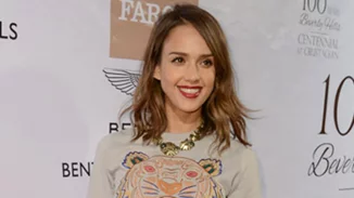 Jessica Alba: Η πρώτη εμφάνιση μετά την ανακοίνωση της εγκυμοσύνης