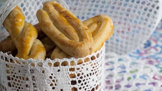 Συνταγή για σμυρναίικα κουλουράκια από τον Στέλιο Παρλιάρο