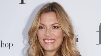 Η Βίκυ Καγιά έγινε καστανή!