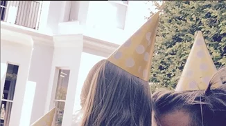 Harper Beckham: Έγινε 5 ετών! Πώς της ευχήθηκαν οι γονείς της