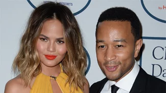 Chrissy Teigen - John Legend: Το μωρό τους είναι φτυστό ο μπαμπάς του
