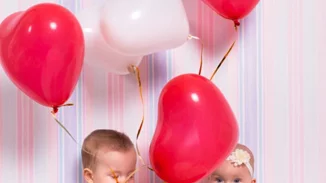 Άγιος Βαλεντίνος για μικρομάνες: Τι περιλαμβάνει στην πραγματικότητα!