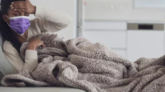 Μήπως γι' αυτό κολλάμε όλοι την Όμικρον;