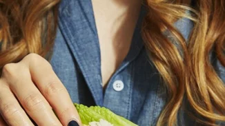 Σάντουιτς χωρίς ψωμί | Φτιάξε wraps με λάχανο, σάλτσα χοϊσίν με μάνγκο και κοτόπουλο