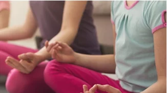 Γιόγκα για παιδιά: Τα οφέλη σε κάθε ηλικία, από βρέφη μέχρι μεγαλύτερα παιδιά