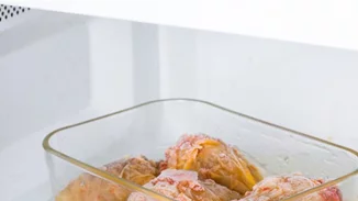 10 φαγητά που δεν πρέπει να ξαναζεσταίνεις στο φούρνο μικροκυμάτων