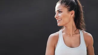 Πώς θα κάνεις ασκήσεις για κοιλιά αν έχεις αυχενικό σύνδρομο; Η trainer Τάνια Γρεβενιώτη δείχνει πώς θα γυμνάσεις τους κοιλιακούς