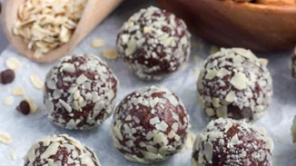 Μπάλες σοκολάτας με αμύγδαλο χωρίς ζάχαρη (μπάλες ενέργειας σαν vegan τρουφάκια!)