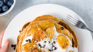 Τι να φάω για πρωινό; Συνταγή για υγιεινά pancakes από την Έλενα Παπαβασιλείου