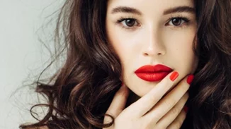 Μυστικά για να φαίνεσαι πιο αδύνατη που αφορούν μόνο μακιγιάζ και μαλλιά