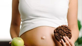 Όλα όσα πρέπει να κάνεις στη διατροφή σου όταν μείνεις έγκυος