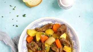 Οι 8 νέοι κανόνες της Μεσογειακής Διατροφής: πλήρες γάλα, τουρσί και οι φυτικές ίνες που χαρίζουν υγιές σώμα