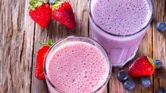 Το μοβ smoothie με superfoods που χαρίζει ενέργεια