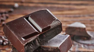 7 υγιεινοί λόγοι για να τρως περισσότερη μαύρη σοκολάτα