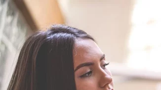 Το πιο hot βίντεο για ίσιωμα μαλλιών στο σπίτι (όπως στο κομμωτήριο!)