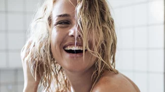 4 φυσικοί τρόποι για να ανοίξεις το χρώμα των μαλλιών σου!