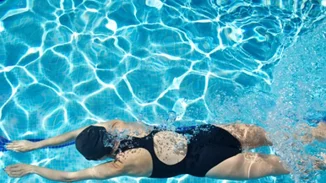 Γρήγορο κολύμπι: 3 κανόνες από την προπονήτρια για να κολυμπάς σαν επαγγελματίας