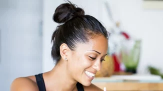 Επηρεάζει η ώρα που τρως, τα κιλά που χάνεις;