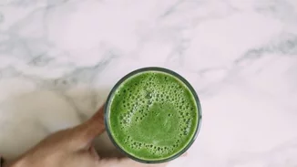 Κεφάλαιο αποτοξίνωση: 10 διαιτολόγοι προτείνουν συνταγές για ροφήματα και detox tips