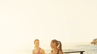 Περπάτημα μετά το φαγητό | Έρευνες για το πώς βελτιώνει την πέψη, το σάκχαρο και μειώνει το κίνδυνο για καρδιαγγειακά νοσήματα