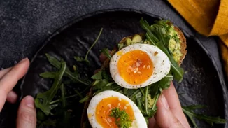 Πόση πρωτεΐνη να τρώω; Ποιες είναι οι καλύτερες πηγές πρωτεΐνης; Η διαιτολόγος συστήνει