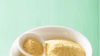 Πώς να φάω τη διατροφική μαγιά; 5 τρόποι να χρησιμοποιήσεις το «τυρί» των vegan