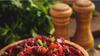 Παντζάρι σαλάτα, σε smoothies, σε κέικ, τηγανίτες, μπιφτέκια και στο πρωινό σου: 12 τρόποι για να το απολαύσεις αλλιώς