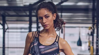 Κοιλιά με γράμμωση, το γεύμα κατά της κυτταρίτιδας, η άσκηση που «καίει»: Όσα μάθαμε από την Ελένη Πετρουλάκη