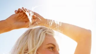 Να πώς θα αποκτήσεις προσγειωμένη αισιοδοξία (αυτή είναι η πραγματική τεχνική για θετική σκέψη)