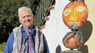 "50 χρόνια κεραμίστρια" | Η αναδρομική έκθεση με το έργο της Christine Willis - Από την Ελλάδα στην Αμερική και πάλι πίσω