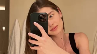 Αμαλία Κωστοπούλου | Ποζάρει με κόκκινο μπικίνι και αποδεικνύει για ακόμη μία φορά πως έχει τη στόφα μοντέλου