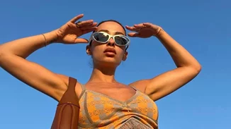 Ελένη Φουρέιρα | Το πιο σέξι κορίτσι φοράει μικροσκοπικό μπικίνι και απολαμβάνει την πισίνα της