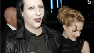 Η Evan Rachel Wood κατηγορεί τον Marilyn Manson για βιασμό στο σετ βίντεο κλιπ του
