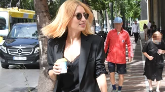 Χαλαρή απογευματινή βόλτα για την εγκυμονούσα Μαρία Ηλιάκη