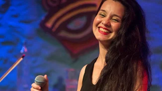 "Τραγουδάω σε ταβέρνες και είμαι πολύ καλά με αυτό"