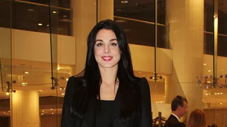 Ιωάννα Τριανταφυλλίδου | Φόρεσε την καλύτερη εκδοχή του μαύρου κοστουμιού για το φθινόπωρο