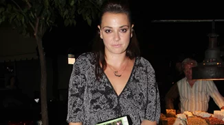 Το comeback της Σοφίας Φαραζή | Η "Litsa.com" εμφανίστηκε αγνώριστη στον Γρηγόρη Αρναούτογλου