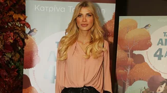 Σάντυ Κουτσοσταμάτη | Η σπάνια φωτογραφία με τις κούκλες και πανύψηλες κόρες της