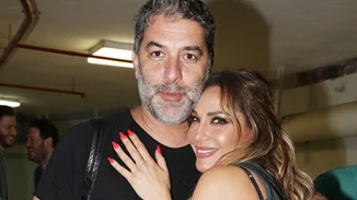 Η Δέσποινα Βανδή είναι ευτυχισμένη και φαίνεται | Χωρίς μακιγιάζ, με casual look στις διακοπές με τον Βασίλη Μπισμπίκη