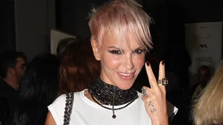 Αγνώριστη η Νατάσα Καλογρίδη | Δείτε τη μεγάλη αλλαγή στην εμφάνισή της