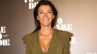 Μαρίνα Βερνίκου | Δείτε την να ποζάρει με mini χρυσό φόρεμα στην πιο σέξι της εμφάνιση μέχρι τώρα