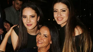 Η Δανάη και η Νεφέλη Λιβιεράτου ποζάρουν μαζί και δε μπορούμε να αποφασίσουμε ποια είναι ομορφότερη