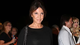 Φαίδρα Μπάρμπα | Η κούκλα κόρη της Βάνας Μπάρμπα σε μία σπάνια, τηλεοπτική εμφάνιση με νέο hairlook