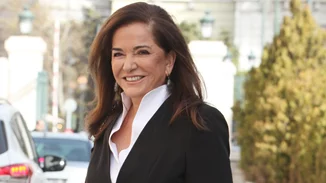 Ντόρα Μπακογιάννη | "Ξέρω τι θα πει να αποχαιρετάς τον άνθρωπό σου στις 8 και στις 8:30 να είναι νεκρός"