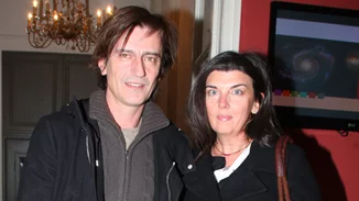 Δυναμική, σύγχρονη, καλλιεργημένη & πετυχημένη | Η Στέλλα Λιζάρδη είναι η σύζυγος του Θοδωρή Κουτσογιαννόπουλου