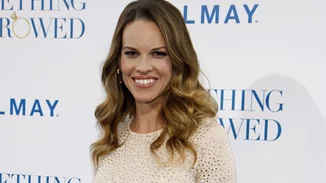 Hilary Swank | Γέννησε η διάσημη ηθοποιός - Η γλυκιά φωτογραφία με τα δίδυμα
