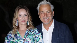 Ανίτα Μπραντ | Μας ξεναγεί στο στολισμένο της σπίτι και μας δείχνει τα... 6 χριστουγεννιάτικα δέντρα της