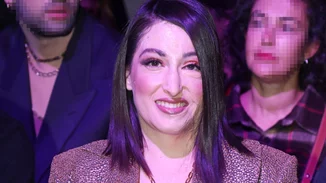 Η Ιωάννα Παλιοσπύρου μοιράζεται την σοκαριστική ιατρική μέθοδο που ακολουθεί για να αντικαταστήσει το δέρμα στο λαιμό της